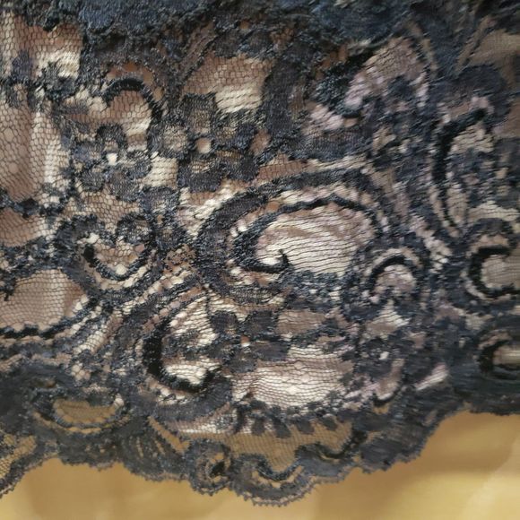 Nicole Miller black lace dress women size medium.  Excellent condition! - Picture 4 of 7